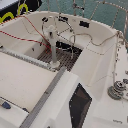 Botel Zeebra - Jeanneau Espace 1000 Sailboat